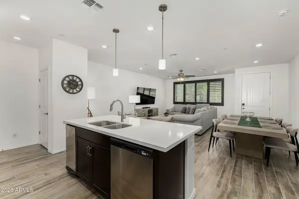 1917 E HAMPTON Lane #104, Gilbert, AZ 85295