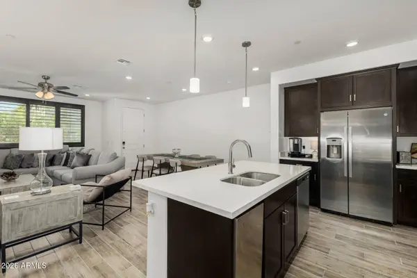 1917 E HAMPTON Lane #104, Gilbert, AZ 85295