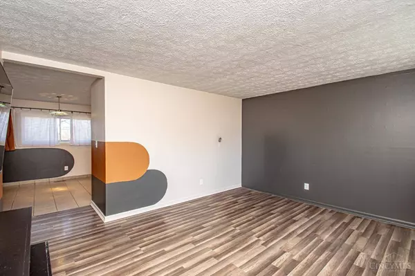 357 Farnsworth Dr, West Carrollton, OH 45449