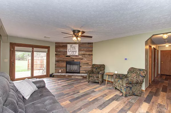 120 Valhalla Dr, Lakengren, OH 45320