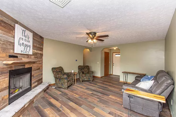 120 Valhalla Dr, Lakengren, OH 45320