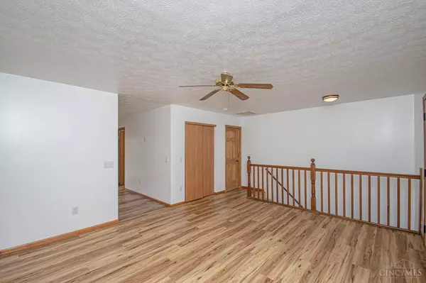 571 Lakengren Dr, Eaton, OH 45320