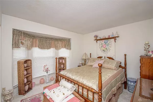 6958 Wembley Circle, Dayton, OH 45459