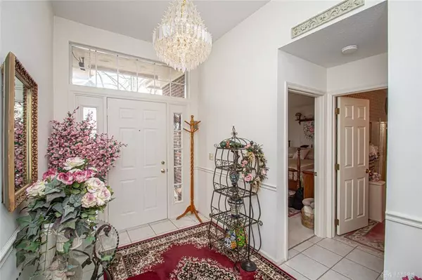 6958 Wembley Circle, Dayton, OH 45459