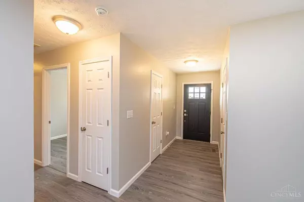 120 Saxon Cv, Eaton, OH 45320