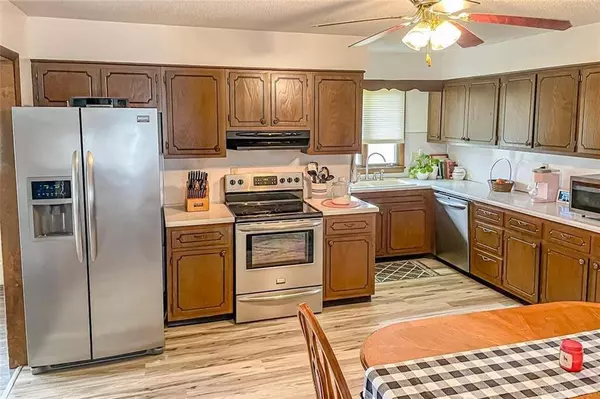 123 S Main Street, Paynt, OH 45880