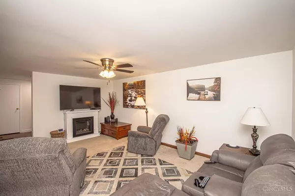 895 Brande Dr, Eaton, OH 45320