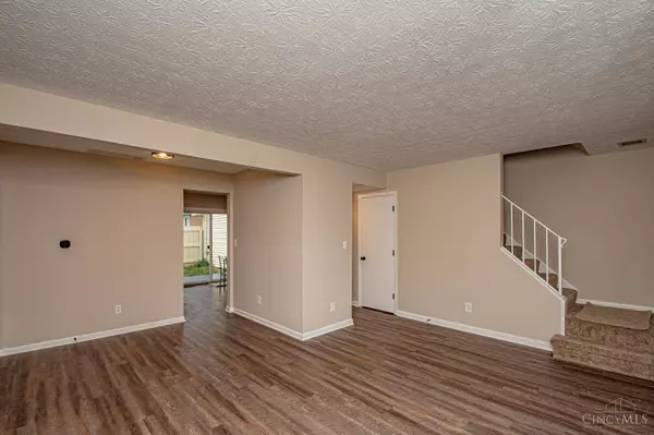 8321 Leisure Dr, Washington Twp, OH 45458