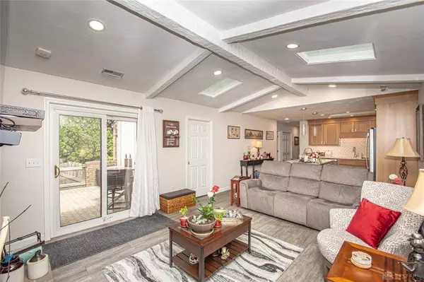 800 Pine Needles Drive, Dayton, OH 45458