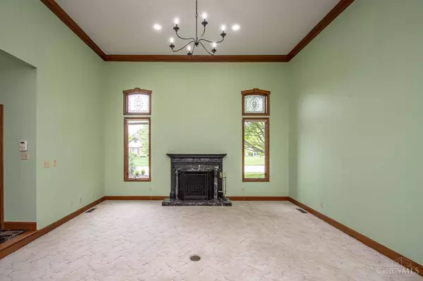 4901 Oakview Dr, Middletown, OH 45042