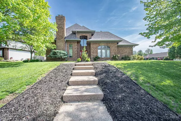 4901 Oakview Dr, Middletown, OH 45042