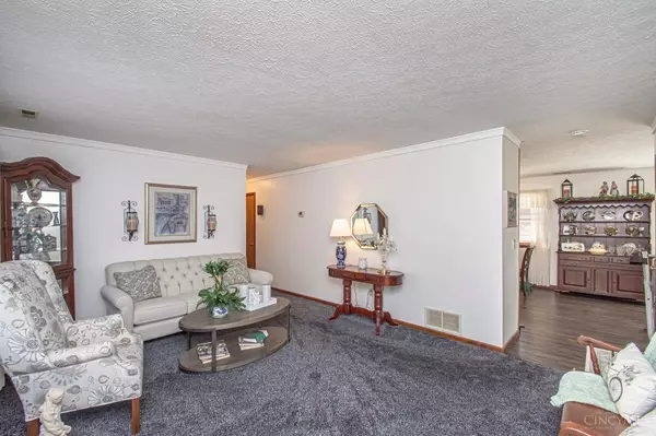 619 Lakengren Dr, Eaton, OH 45320