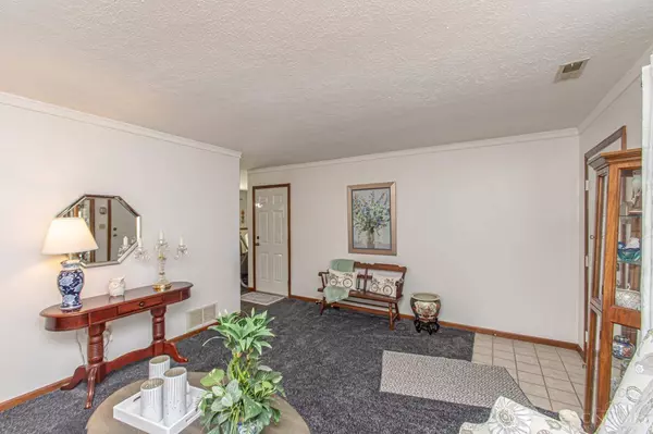 619 Lakengren Dr, Eaton, OH 45320