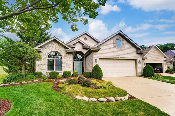 1016 Greenskeeper Way, Centerville, OH 45458