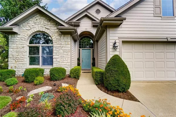 1016 Greenskeeper Way, Centerville, OH 45458