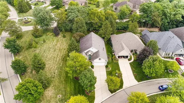 1016 Greenskeeper Way, Centerville, OH 45458