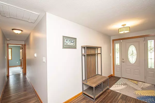 8052 Paragon Rd, Washington Twp, OH 45458