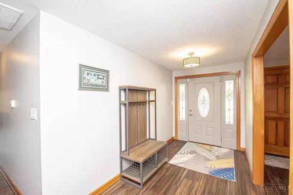 8052 Paragon Rd, Washington Twp, OH 45458