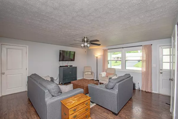 75 Graywood Ct, Centerville, OH 45458