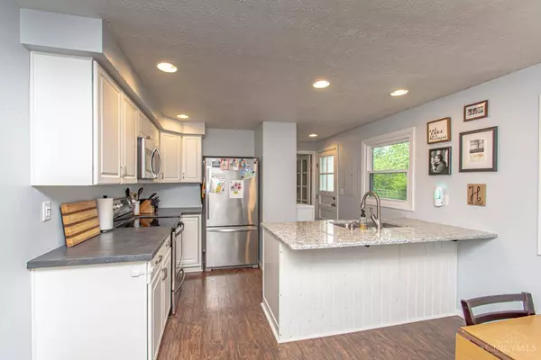 75 Graywood Ct, Centerville, OH 45458