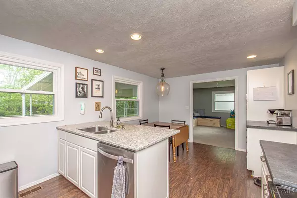 75 Graywood Ct, Centerville, OH 45458