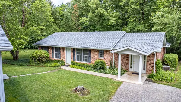 809 Lakengren Dr, Eaton, OH 45320