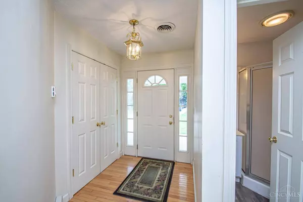 809 Lakengren Dr, Eaton, OH 45320