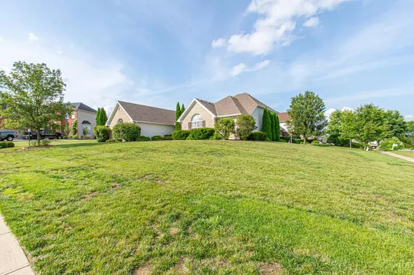 1264 Windsor Dr, Beavercreek, OH 45434