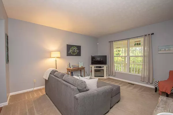 1887 Bantas Creek Rd, Washington Twp, OH 45320