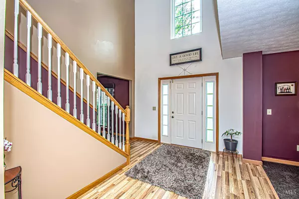 3243 Seton Hill Dr, Sugarcreek Twp, OH 45305