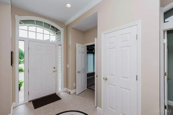 765 Yankee Trace Dr, Centerville, OH 45458