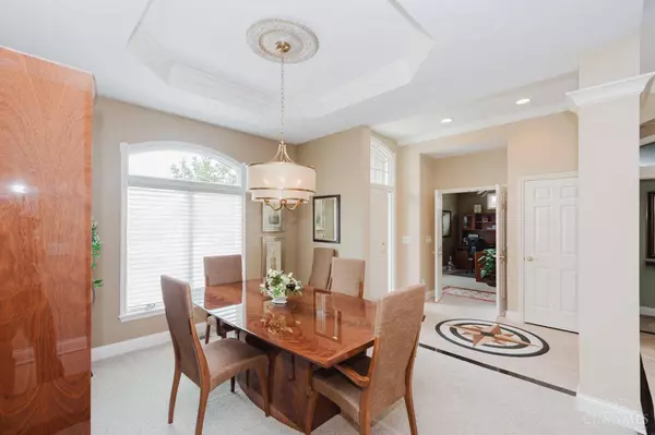 765 Yankee Trace Dr, Centerville, OH 45458