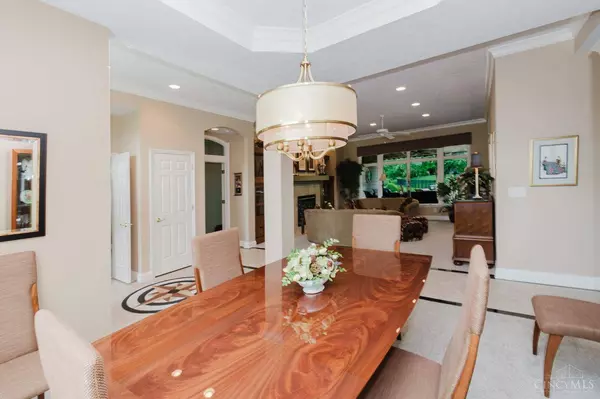 765 Yankee Trace Dr, Centerville, OH 45458