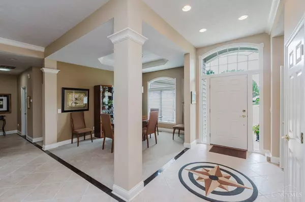 765 Yankee Trace Dr, Centerville, OH 45458