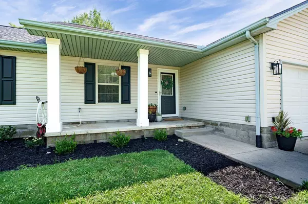 814 Brande Dr, Lakengren, OH 45320