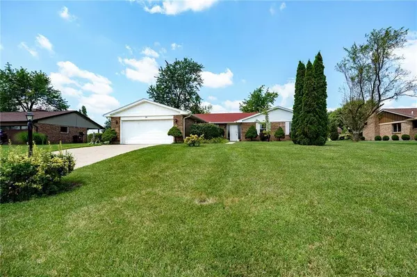 2341 S Old Oaks Drive, Beavercreek, OH 45431