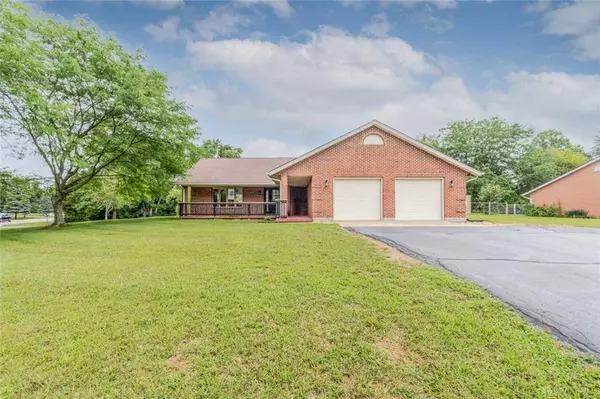 40 Lakengren Drive, Eaton, OH 45320