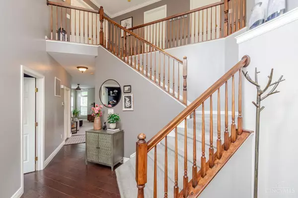 1071 Star Valley Ct, Washington Twp, OH 45458