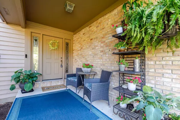 7128 Hartcrest Ln, Dayton, OH 45459