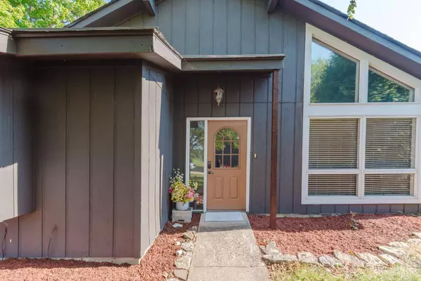 250 Lakengren Dr, Eaton, OH 45320