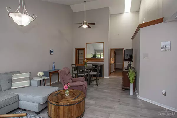 1320 Donson Cir, Kettering, OH 45459