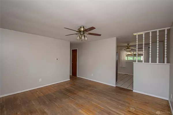 354 Ellenwood Drive, West Carrollton, OH 45449