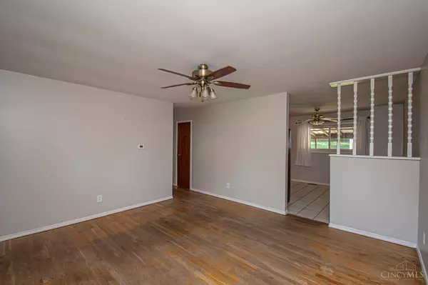 354 Ellenwood Dr, West Carrollton, OH 45449