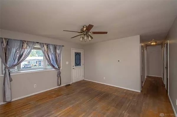 354 Ellenwood Drive, West Carrollton, OH 45449