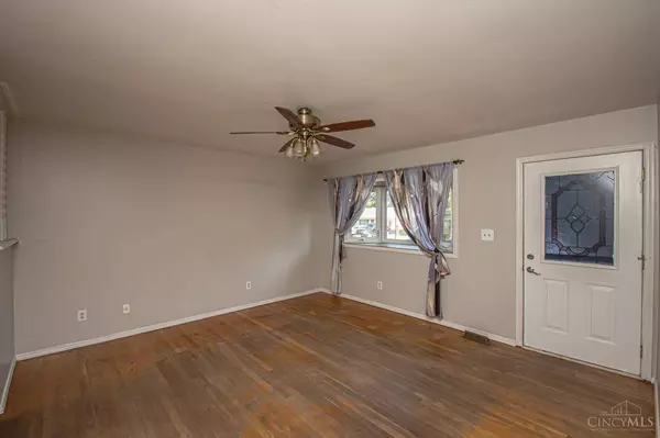 354 Ellenwood Dr, West Carrollton, OH 45449