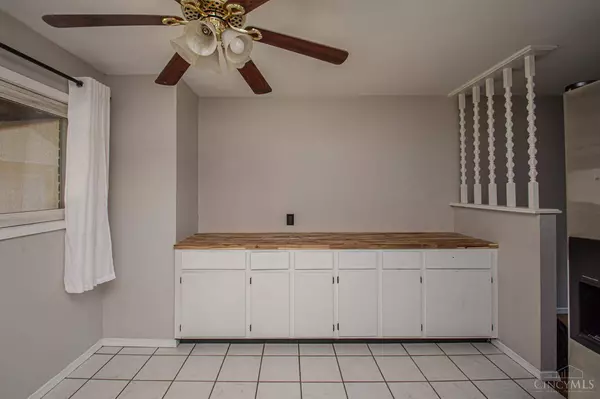 354 Ellenwood Dr, West Carrollton, OH 45449