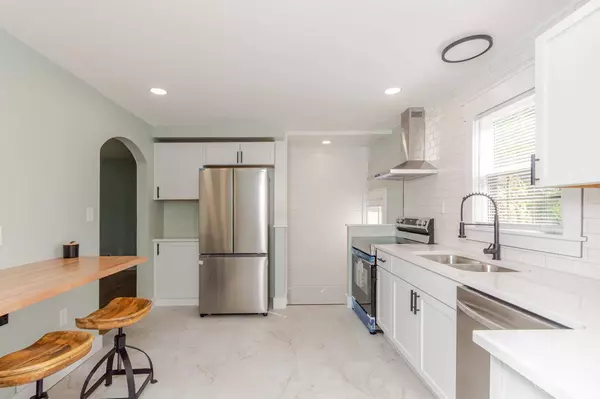 24 Rosell Dr, Beavercreek, OH 45440