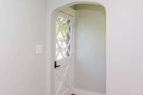 24 Rosell Dr, Beavercreek, OH 45440