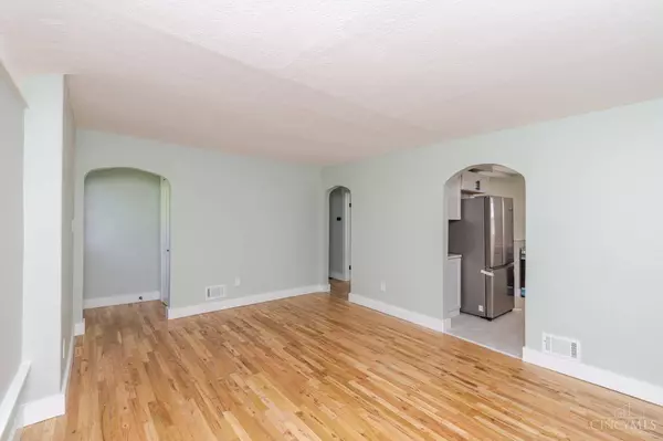 24 Rosell Dr, Beavercreek, OH 45440