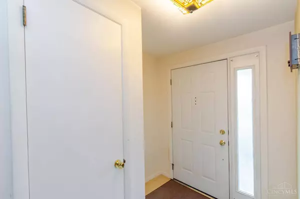 654 Sartell Dr, Fairborn, OH 45324